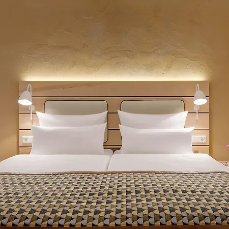 Walhalla Zen Regensburg 4* טגרנהיים